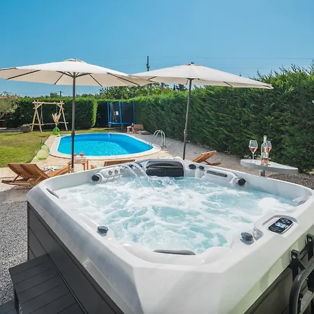 Villa Nonni In Istria For 4 Persons With 32 M2 Private Pool, Jacuzzi, Free Bikes & Kids Playground