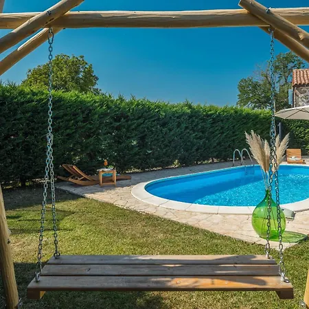 Villa Nonni In Istria For 4 Persons With 32 M2 Private Pool, Jacuzzi, Free Bikes & Kids Playground Prhati