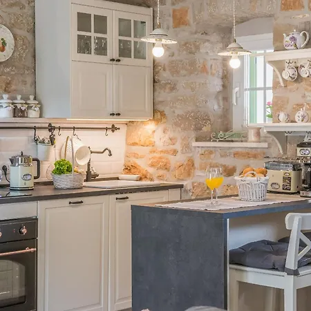 Nonni In Istria For 4 Persons With 32 M2 Private Pool, Jacuzzi, Free Bikes & Kids Playground Villa