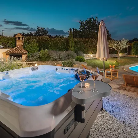 Nonni In Istria For 4 Persons With 32 M2 Private Pool, Jacuzzi, Free Bikes & Kids Playground