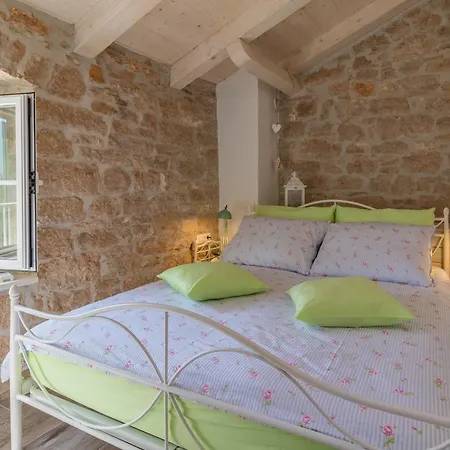 Nonni In Istria For 4 Persons With 32 M2 Private Pool, Jacuzzi, Free Bikes & Kids Playground Villa Prhati