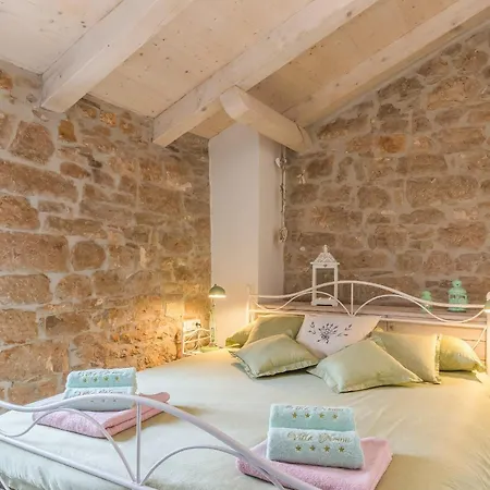 Nonni In Istria For 4 Persons With 32 M2 Private Pool, Jacuzzi, Free Bikes & Kids Playground Vila
