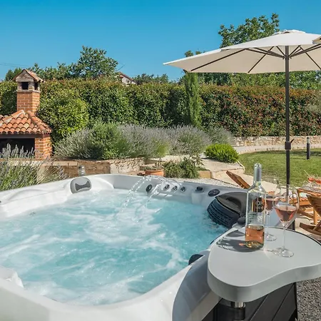 Nonni In Istria For 4 Persons With 32 M2 Private Pool, Jacuzzi, Free Bikes & Kids Playground Prhati