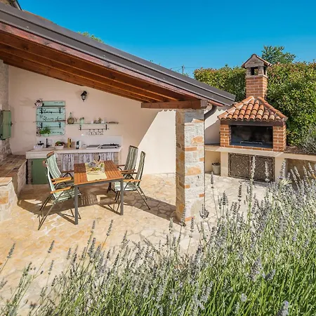 Nonni In Istria For 4 Persons With 32 M2 Private Pool, Jacuzzi, Free Bikes & Kids Playground *