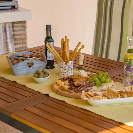 Nonni In Istria For 4 Persons With 32 M2 Private Pool, Jacuzzi, Free Bikes & Kids Playground Prhati