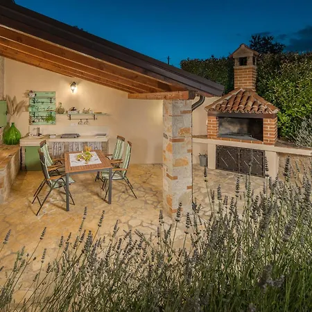 Nonni In Istria For 4 Persons With 32 M2 Private Pool, Jacuzzi, Free Bikes & Kids Playground *